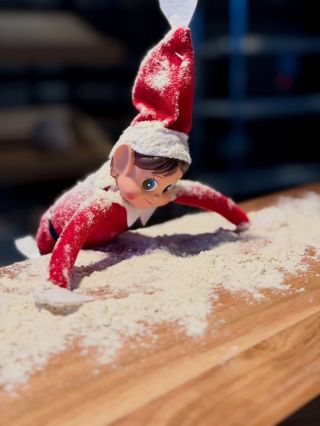 U nás se peče o 106! 🔥 A aby toho nebylo málo, dorazila i speciální výpomoc přímo ze Severního pólu ❄️✨ Náš vánoční...